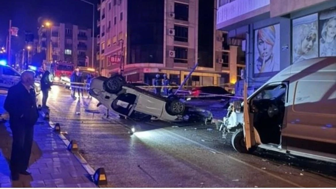 İzmir’de feci kaza: 2 ölü, 2 tutuklama
