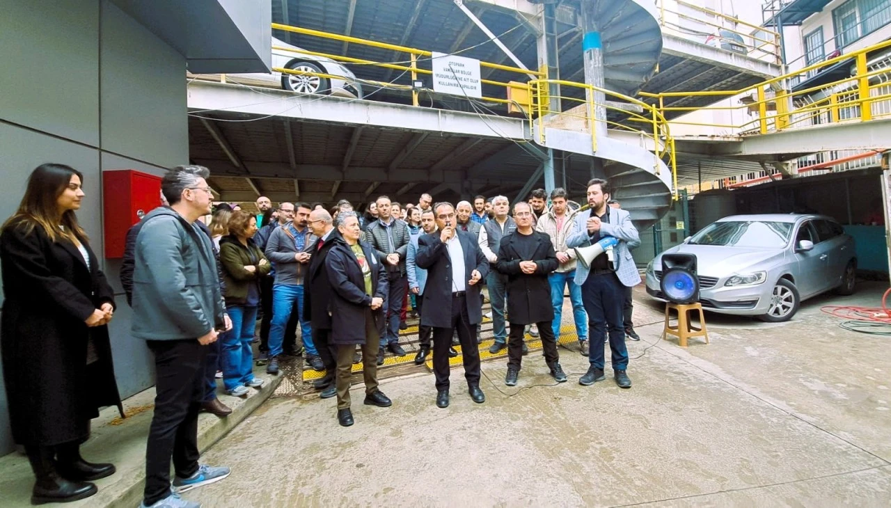 İzmir'de hastane otoparkının yıkılmasına tepki