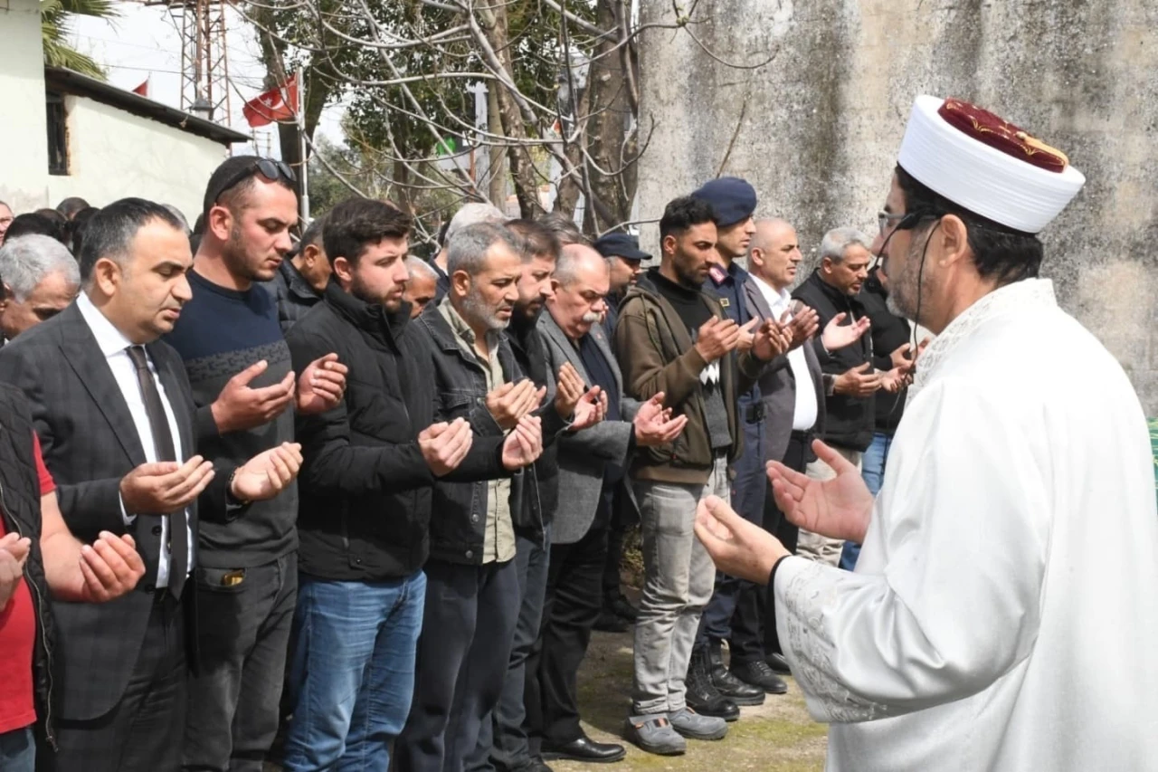 İzmir’in sevilen muhtarı hayatını kaybetti
