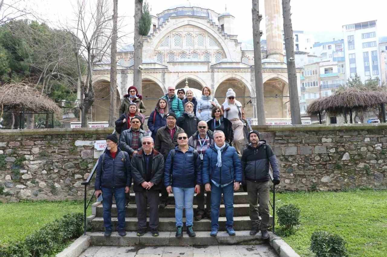 İzmirli rehberlere Manisa’nın tarihi ve kültürel zenginlikleri tanıtıldı
