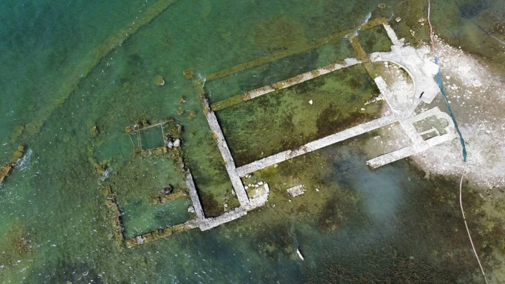 İznik Gölü’ndeki bazilika, kuralıktan dolayı gün yüzüne çıktı
