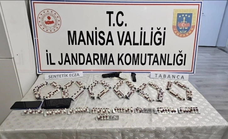 Jandarma uyuşturucu tacirlerine göz açtırmıyor
