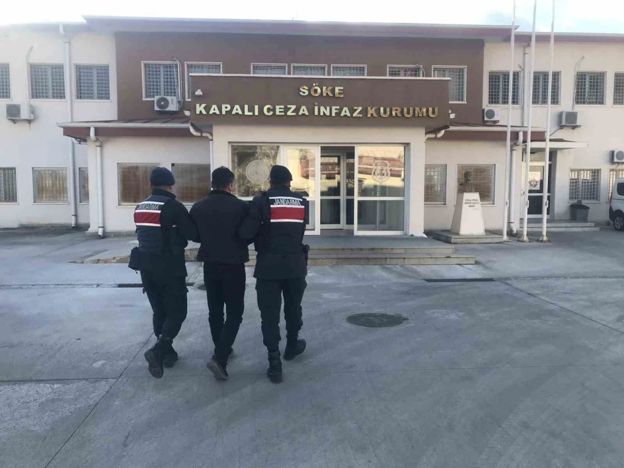 Jandarmadan aranan şahıs operasyonu
