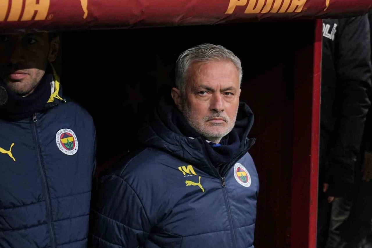 Jose Mourinho, Fenerbahçe’de 3. derbisini de kazanamadı
