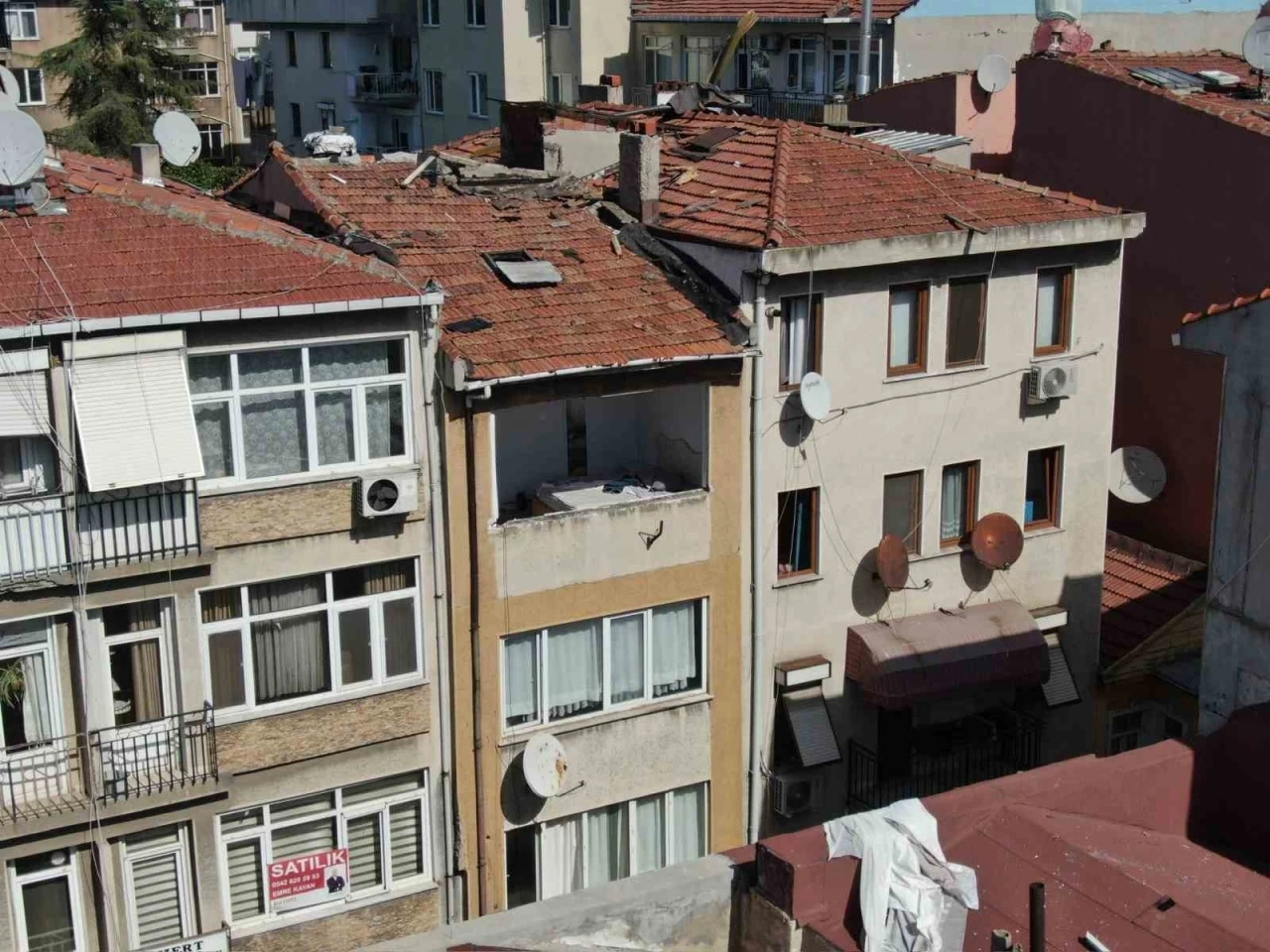 Kadıköy’de apartman dairesinde patlama: 1 yaralı
