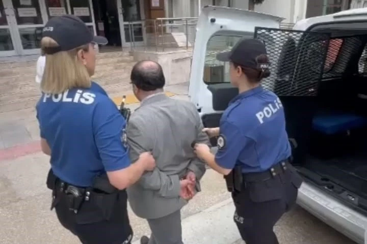 Kadına şiddet suçundan aranıyordu, kadın polislere yakalandı
