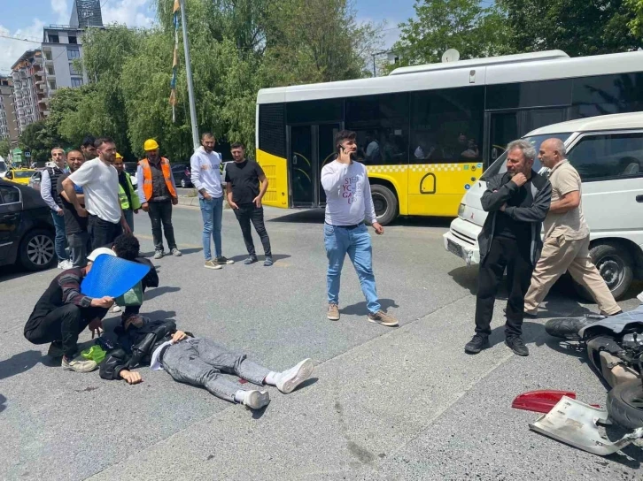 Kağıthane’de ilginç kaza: Motosiklet sürücüsü çarptığı aracın arka camından içeriye girdi
