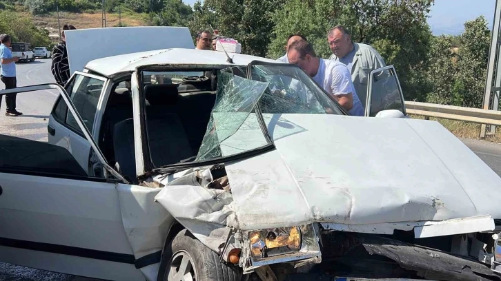 Kahraman doktor kaza yerinde durup yaralılara ilk müdahaleyi yaptı
