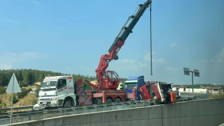 Kamyonetin Yan Yattığı Kazada 1 Kişi Hafif Yaralandı