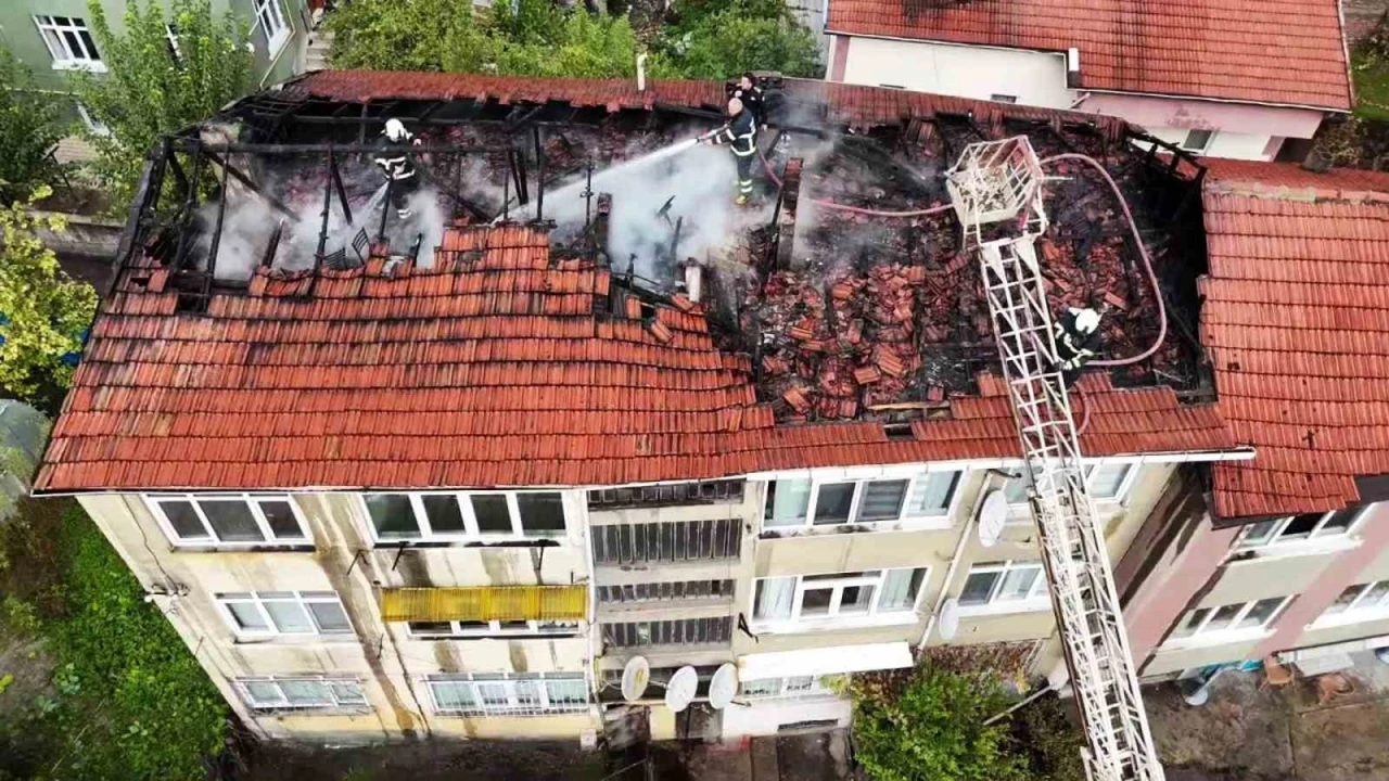 Karabük’te çatı katında korkutan yangın
