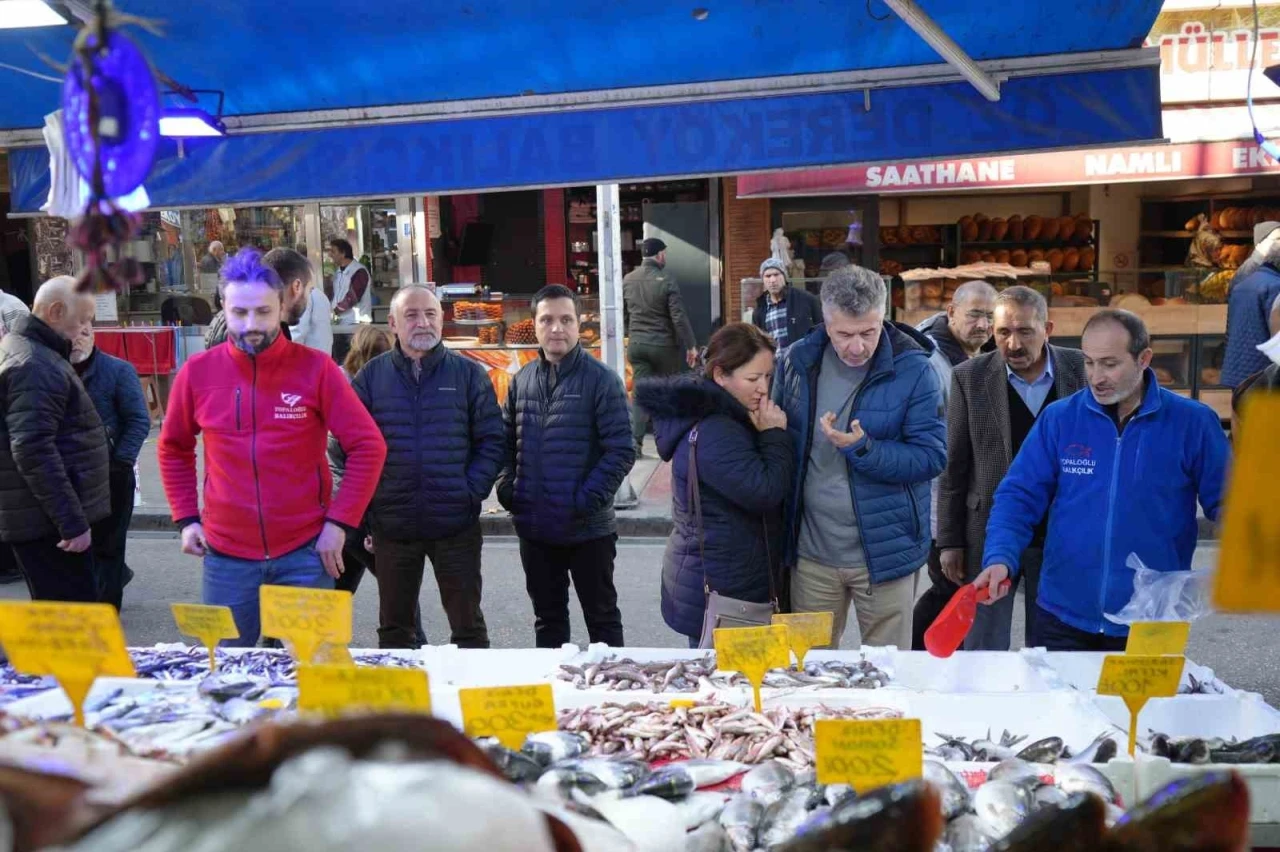 Karadeniz’in incisi hamsi, palamudun tacını geri aldı: Tezgahın gözdesi hamsi
