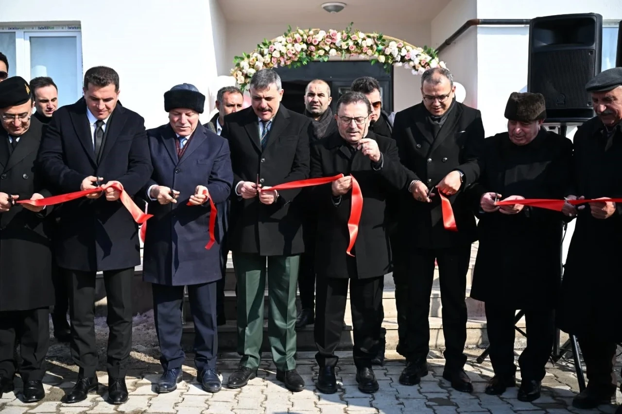 Karayazı ve Karaçoban’da toplu açılış töreni
