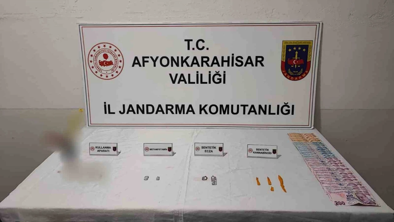 Karı koca çifte jandarmadan uyuşturucu operasyonu
