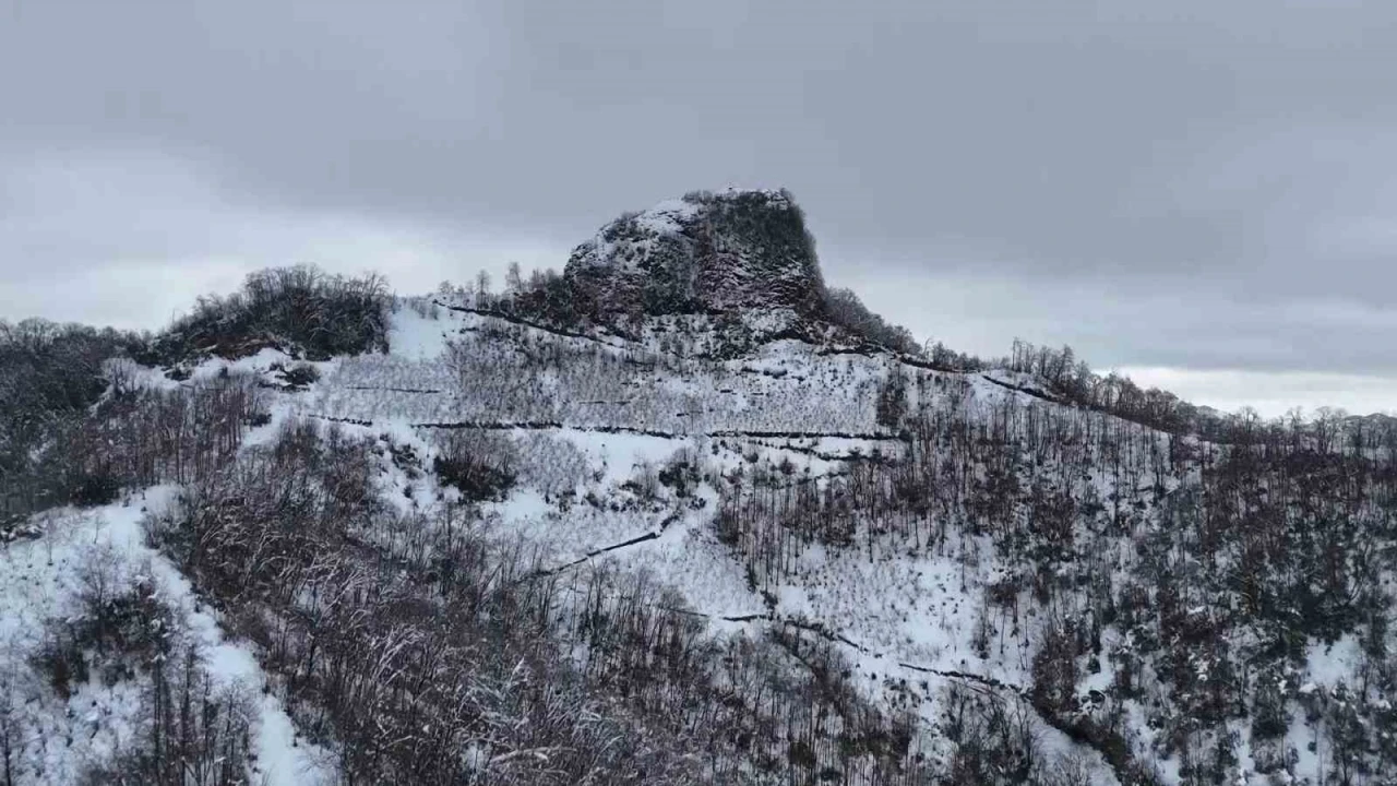 Karınca Kalesi’nin kış manzarası dronla görüntülendi
