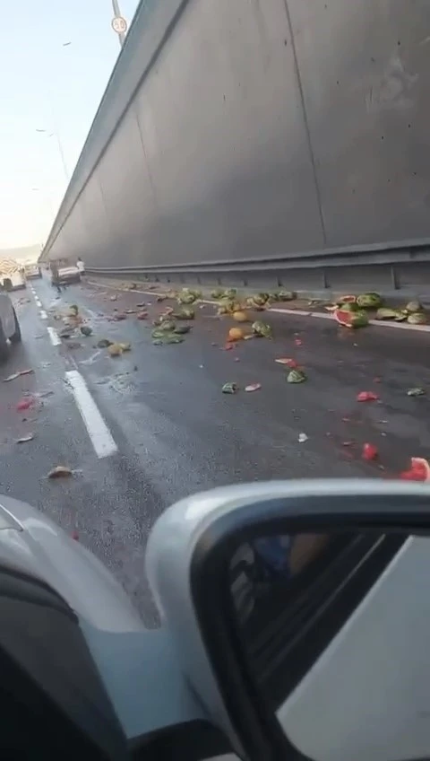 Karpuzlar yola döküldü, yol kayak pistine döndü
