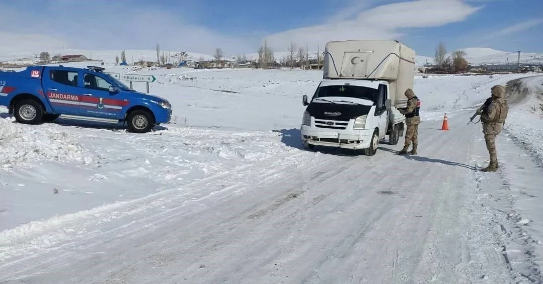 Kars’ta jandarmadan düzensiz göçle mücadele
