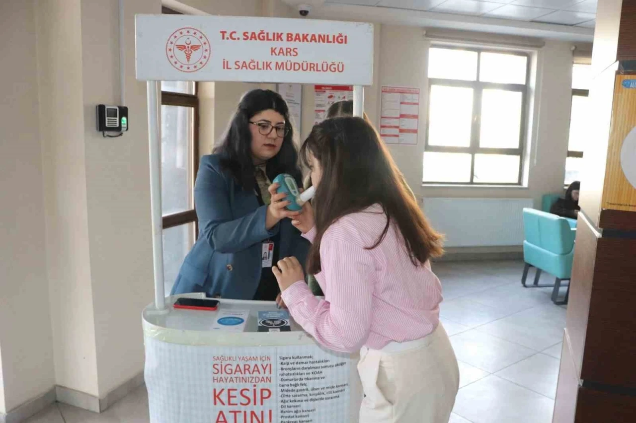 Kars’ta sigarayı bırakma günü etkinliği
