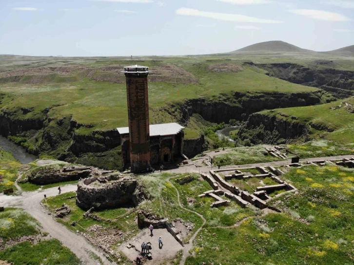 Kars’ta toprak altındaki tarih gün yüzüne çıkarılıyor
