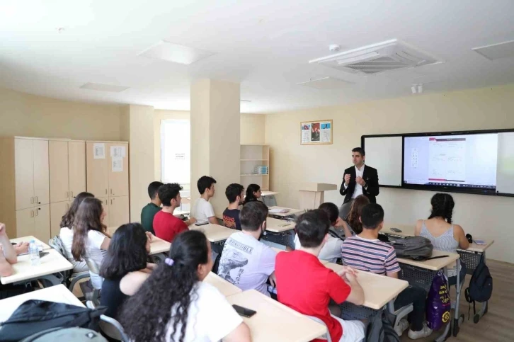 Kartal Akademi öğrencileri başarıdan başarıya koşuyor
