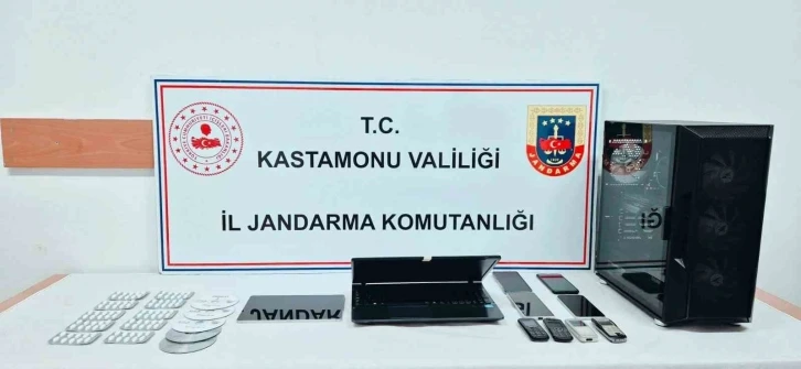 Kastamonu’da uyuşturucuyla yakalanan 2 şahıs tutuklandı.
