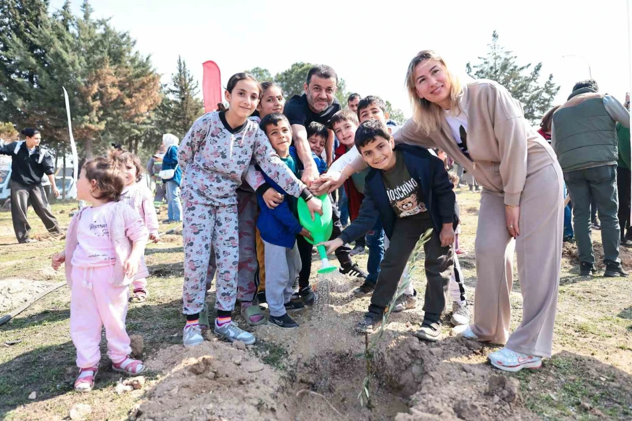 Katledilen 445 kadın anısına Denizli’de fidanlar toprakla buluştu
