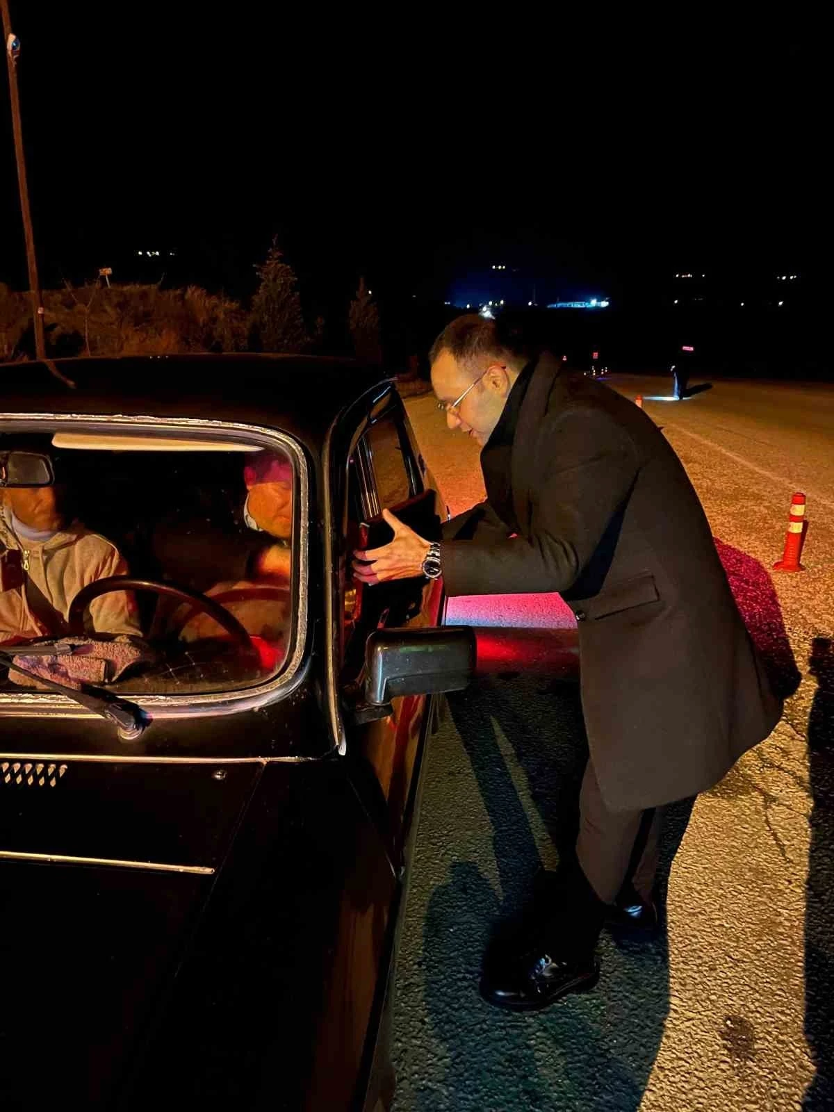 Kaymakam Kahveci yılbaşı akşamı kolluk kuvvetlerini yalnız bırakmadı
