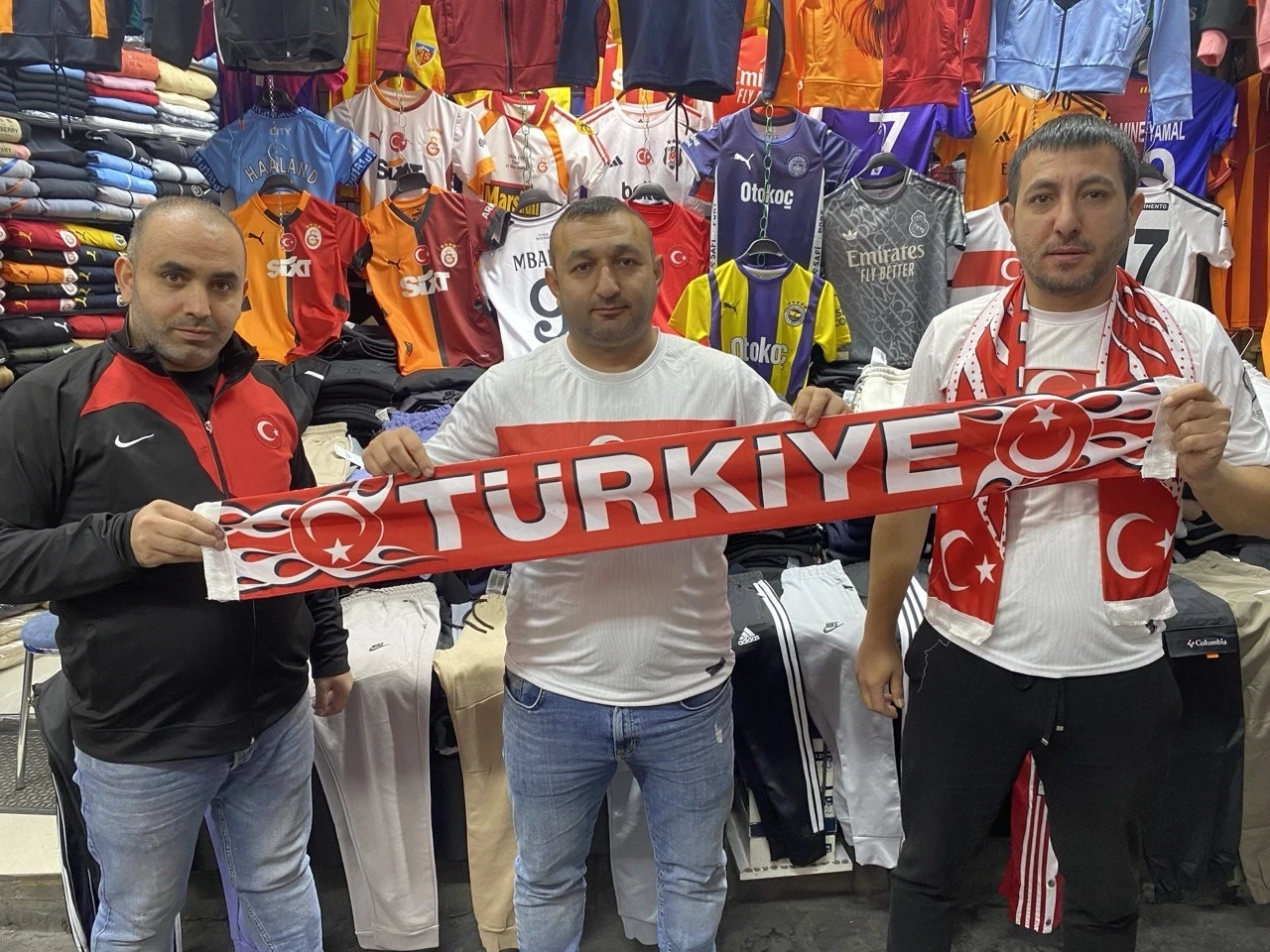 Kayseri’de milli takım formalarının satışı arttı
