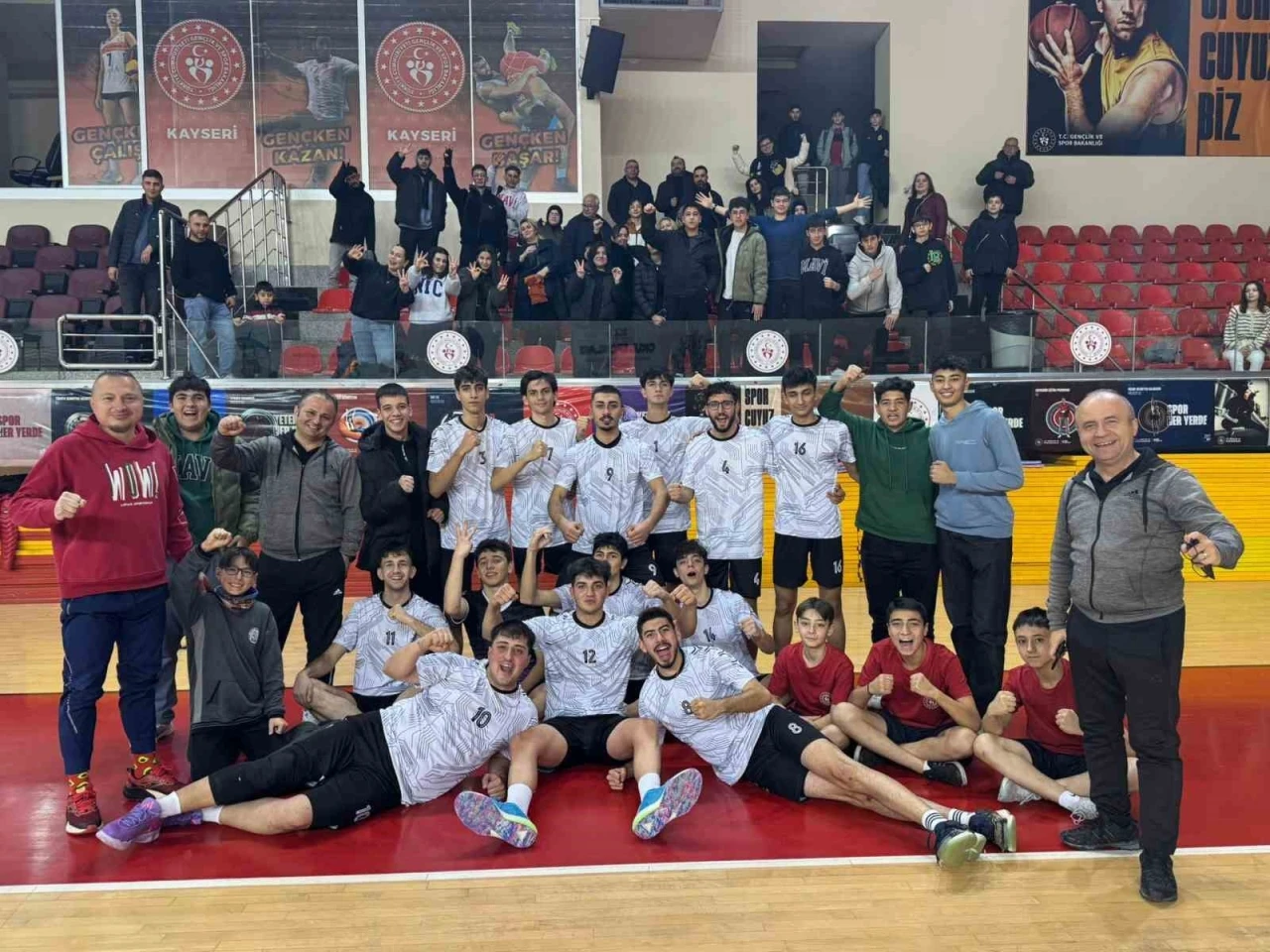 Kayseri Elit Voleybol fark attı
