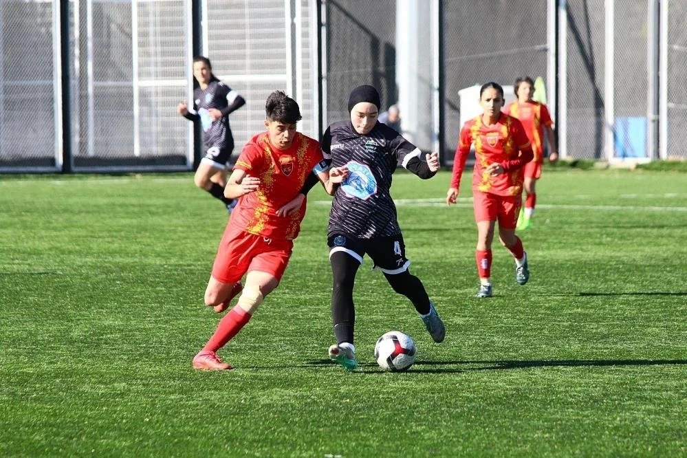 Kayseri Kadın FK lige Sakarya’da nokta koyacak
