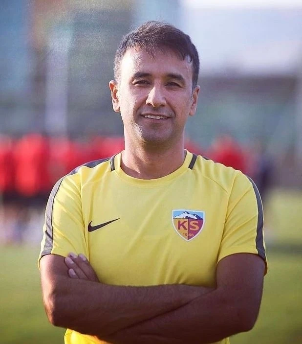 Kayserispor’da Mehmet Karakuş ile yollar ayrıldı
