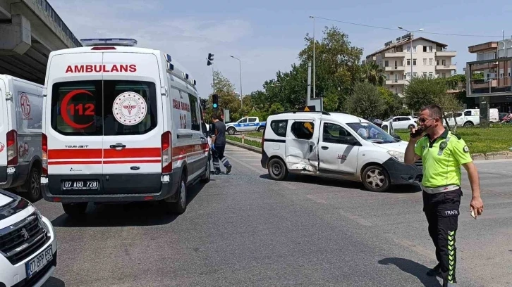 Kazaya giden ambulans kaza yaptı
