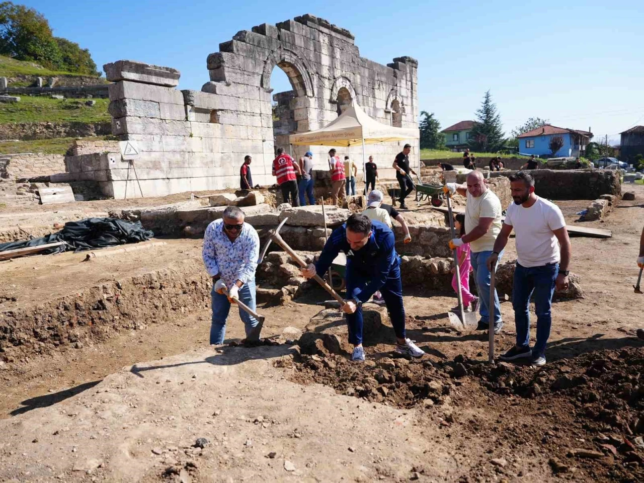 Kazmayı bu sefer ateş savaşçıları vurdu
