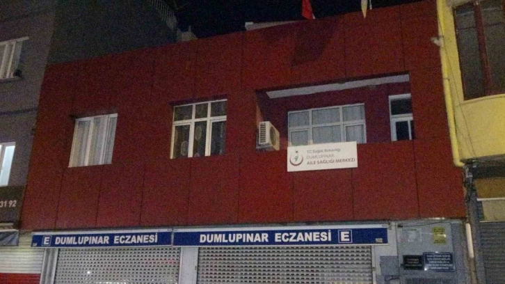 Kendisini muayene eden doktoru "elektrikli çaydanlık" ile dövdü
