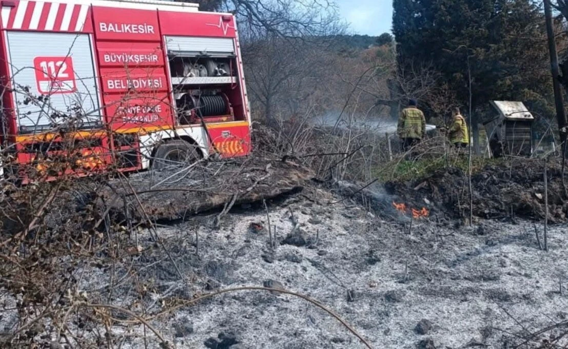 Kepsut’ta çıkan arazi yangını korkuttu
