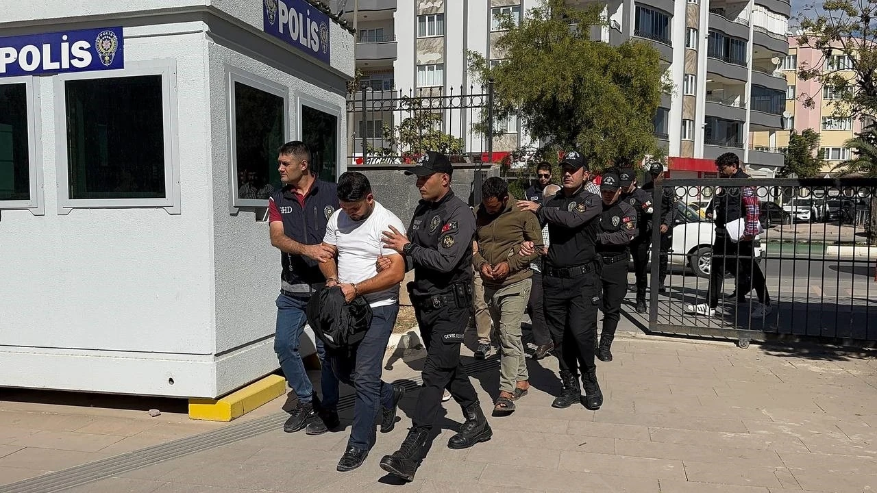 Kilis’te göçmen kaçakçılığı yapan 5 organizatör tutuklandı
