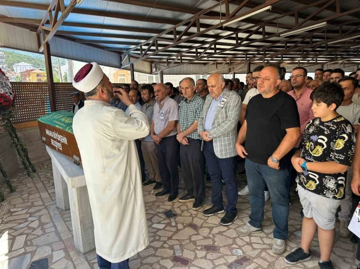 Kırgızistan’da tırmanış sırasında yaşamını yitiren dağcı Ankara’da defnedildi
