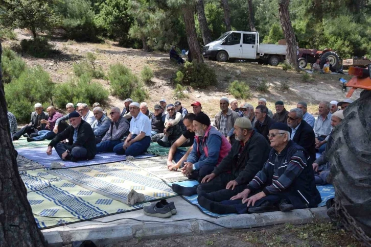 Kırkağaç’ta Abid Dede hayrına yoğun ilgi
