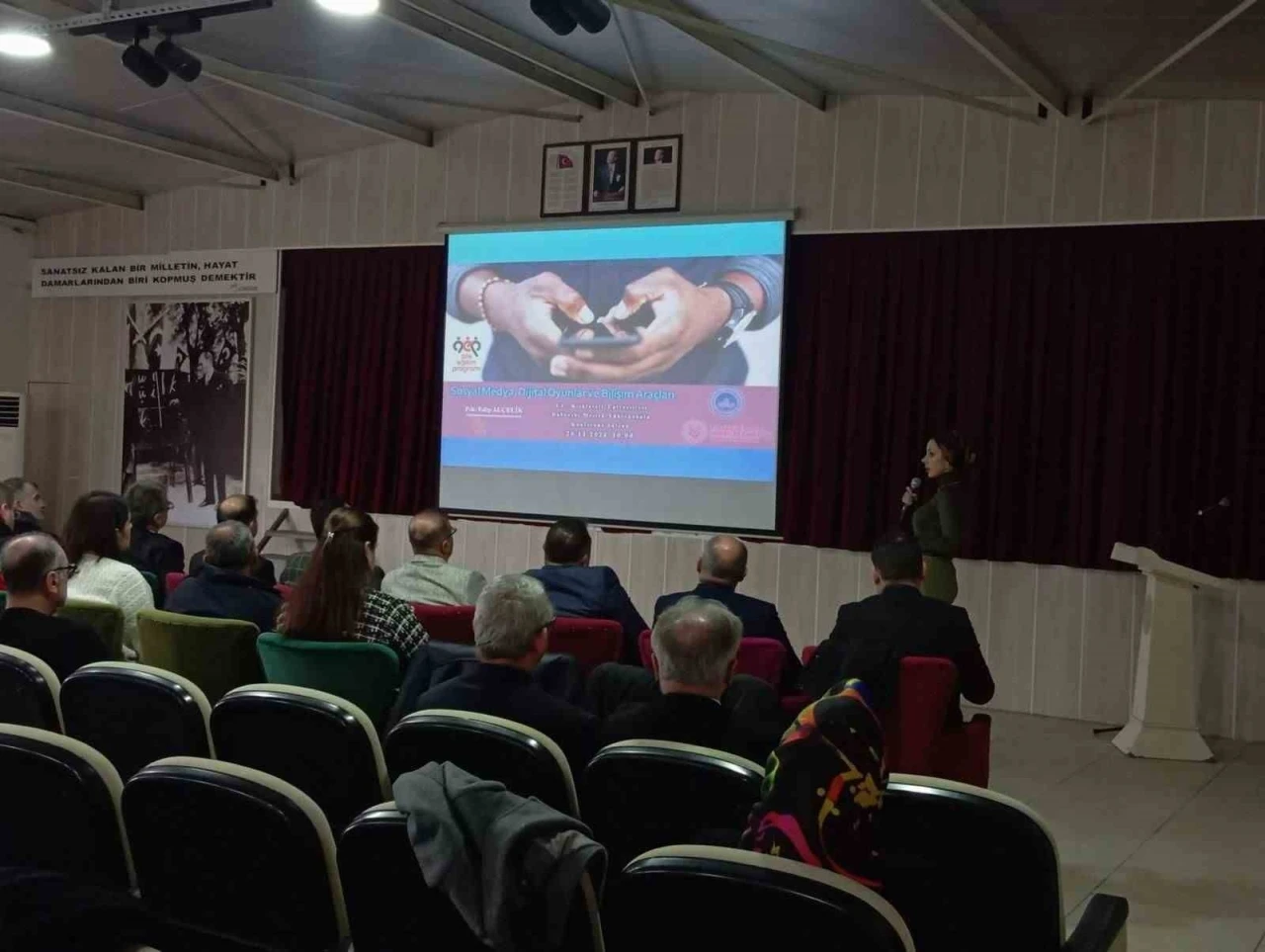 Kırklareli’nde ’bağımlılıkla mücadele’ toplantısı yapıldı
