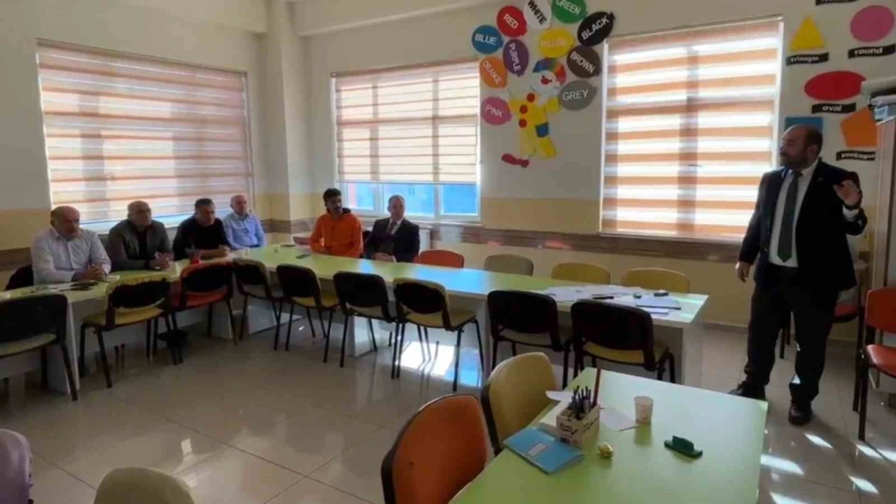 Kırşehir’de "Öğretim Liderliği Semineri Kursu" Başladı
