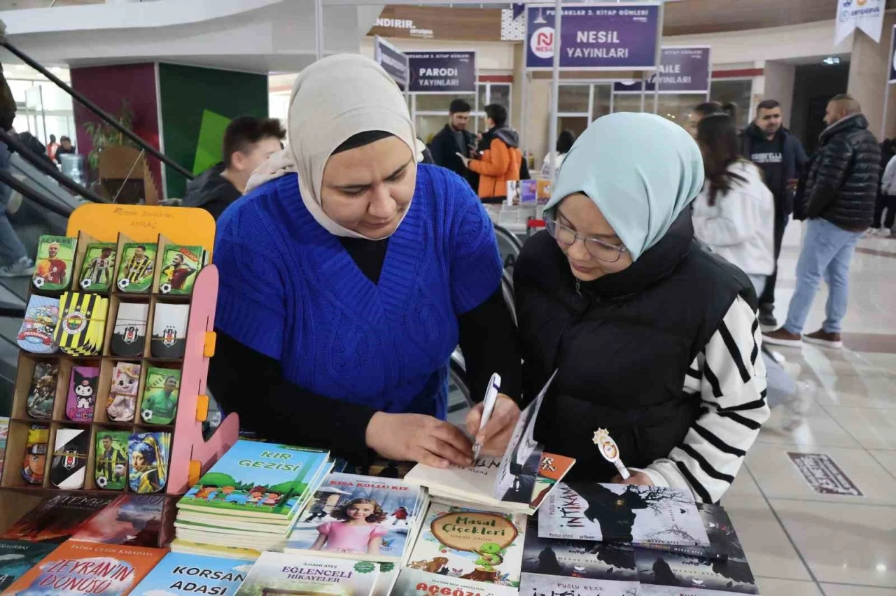 Kitap kurdu çocuklar Pursaklar’da
