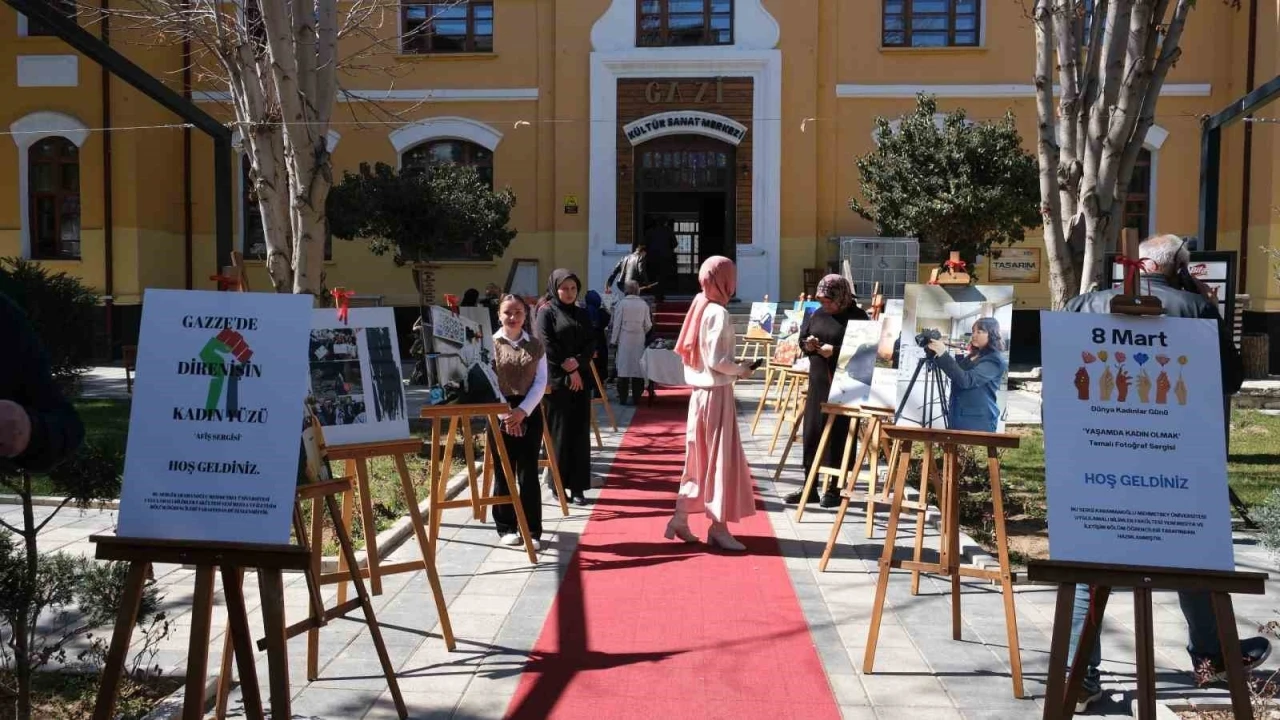 KMÜ Yeni Medya ve İletişim Bölümü öğrencilerinden 8 Mart’a özel sergi
