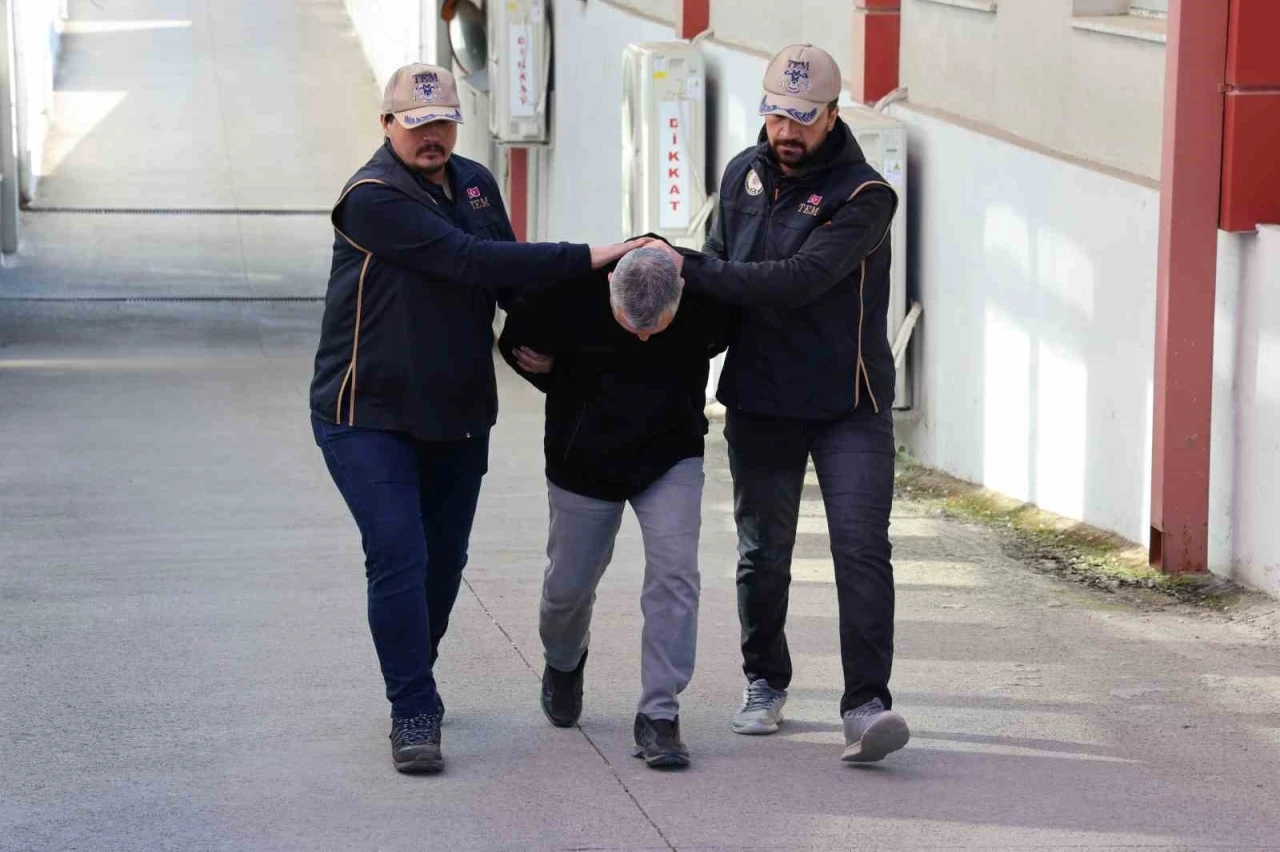 Komiserlik sınav sorularını sızdıran FETÖ’nün mahrem sorumlusu Adana’da yakalandı
