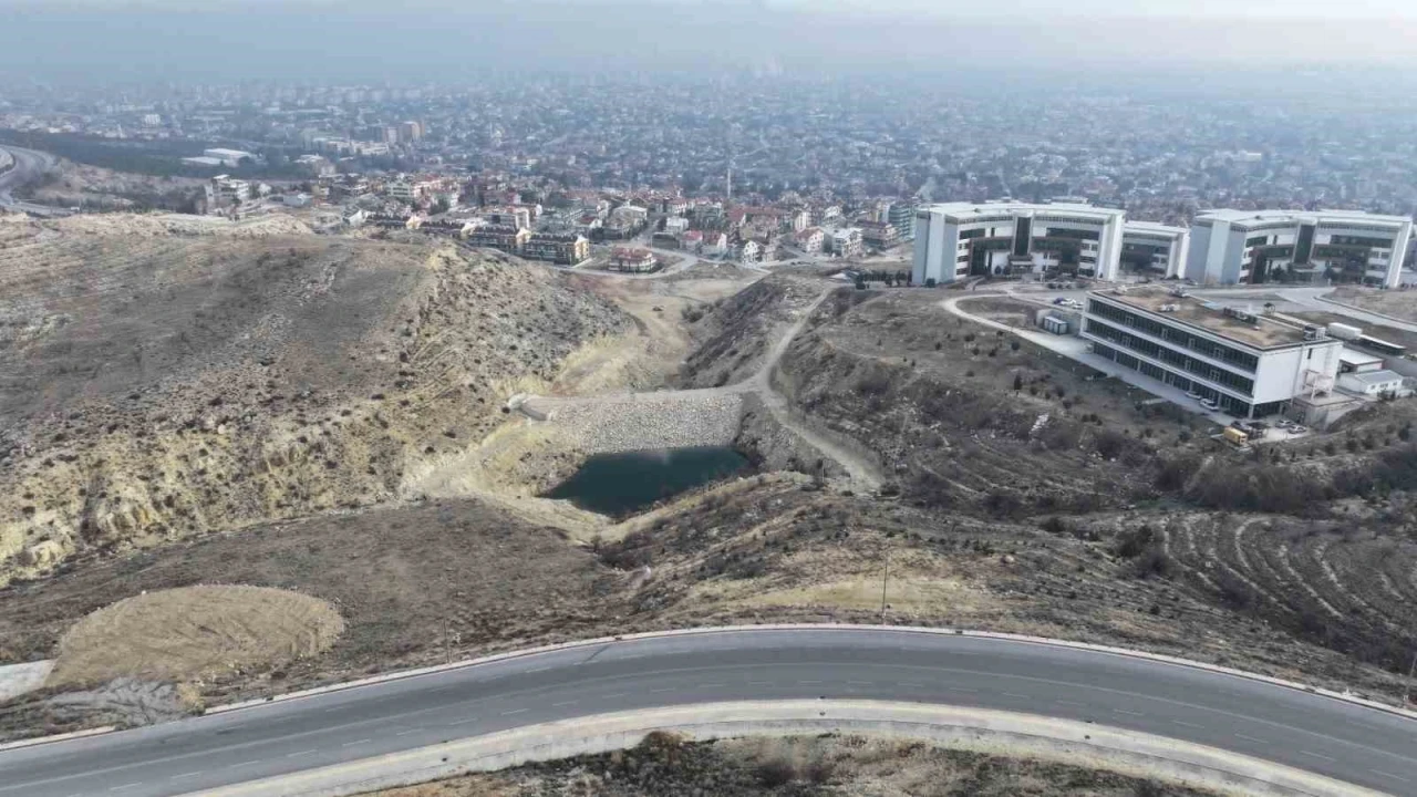 Konya Büyükşehir NEÜ Kampüsü içindeki taşkın göletini tamamladı
