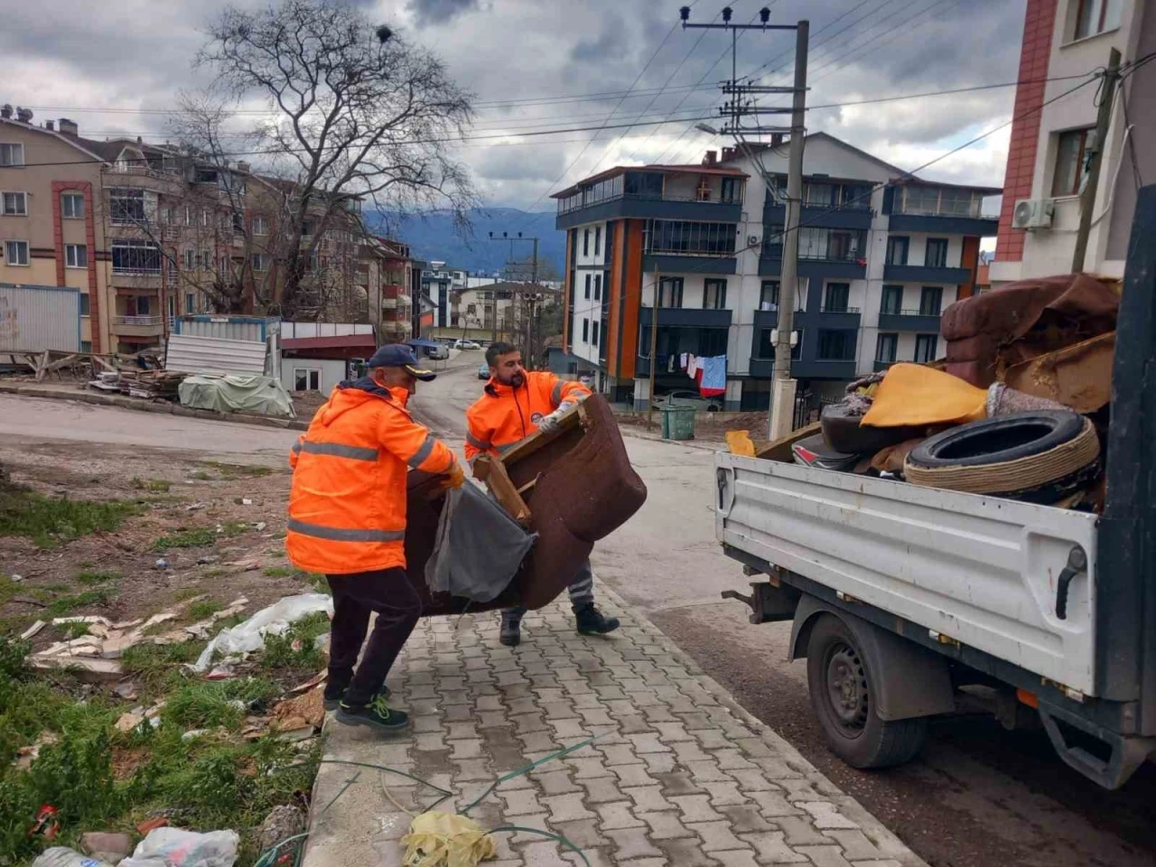 Körfez’de katı ve hacimli atıklar toplanıyor
