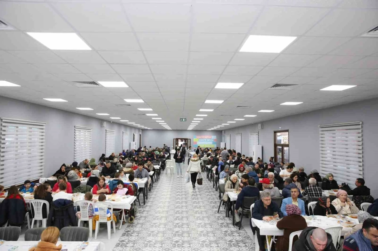 Küçükçekmece’de iftar sofralarına büyük ilgi
