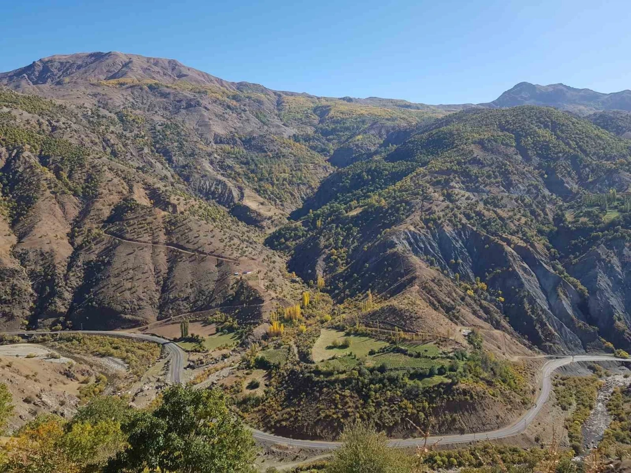 Kulp ilçesinde sonbahar güzelliği
