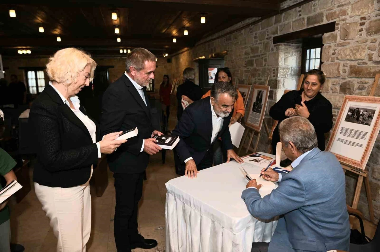 Kuşadası’nda Atatürk ile ilgili söyleşi düzenlendi
