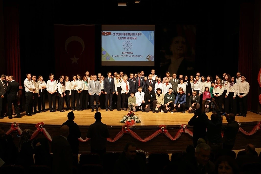 Kütahya’da Öğretmenler Günü coşkuyla kutlandı
