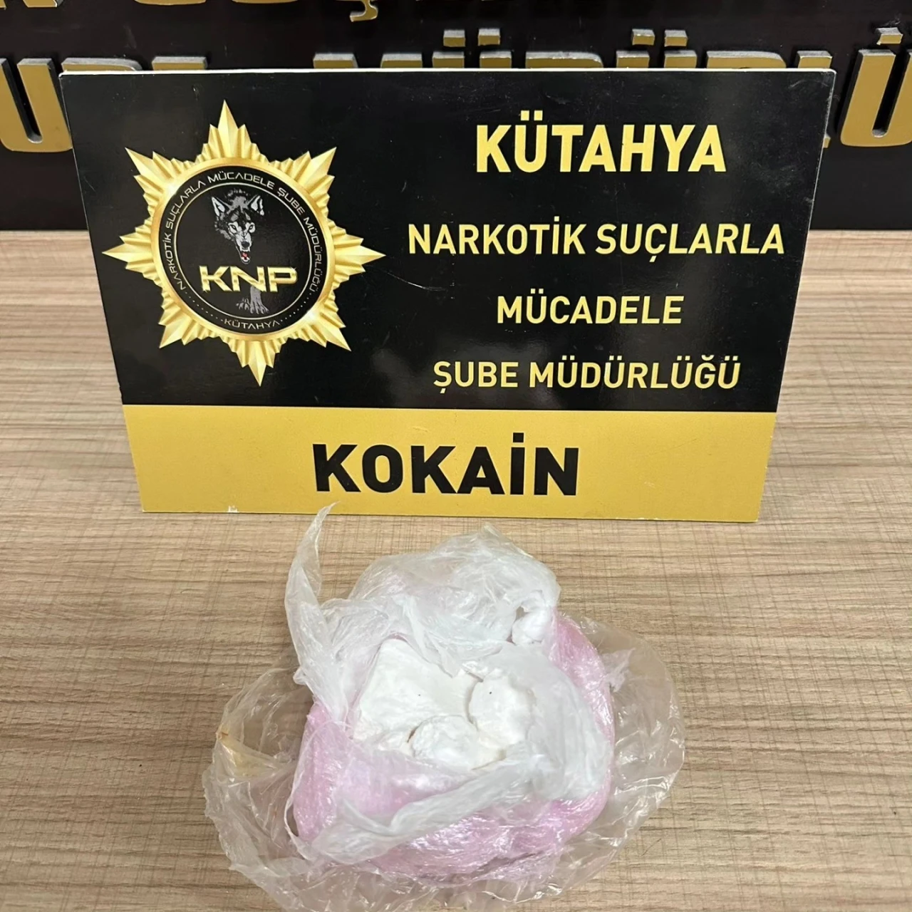 Kütahya’da uyuşturucu operasyonu: 150 gram taş kokain ele geçirildi
