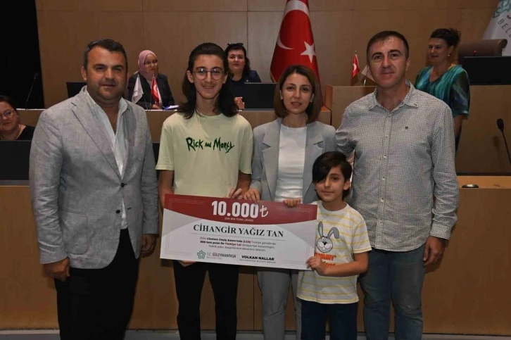 LGS Türkiye birincisine 10 bin lira ödül
